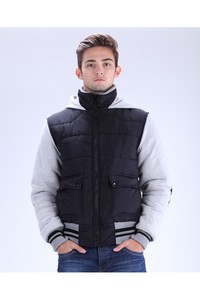 Geaca neagra cu gluga BE YOU