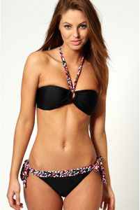 Costum de baie negru cu floricele