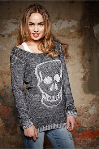 Pulover cu cap de mort