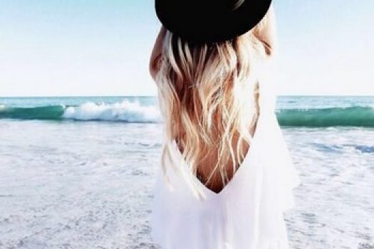 Rochii de plaja ieftine, modele scurte online pentru vara 2025!