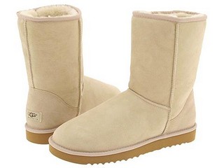 UGG Classic Short Crem