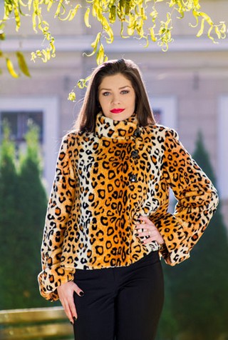 PARDESIU CU ANIMAL PRINT DIN BLANA SINTETICA BIANCA