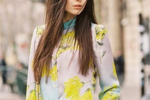 Bluze si camasi cu imprimeuri la moda in 2025