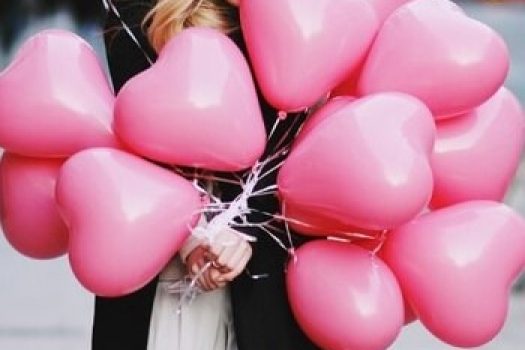 Cadouri de Valentineߩs Day pentru femei: cutii pentru bijuterii si parfumuri de firma!
