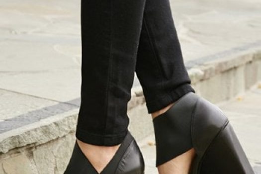 Top 10 cele mai frumoase sandale ieftine cu platforma inalta pentru vara 2025