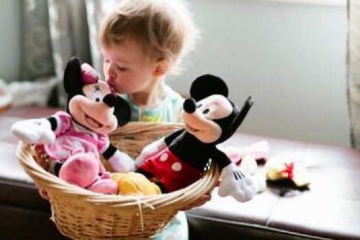 Jucarii pentru copii din reclamele TV Disney Junior ߩ Minnie si Mickey Mouse, Donald Duck, Pluto si Doctorita Plusica