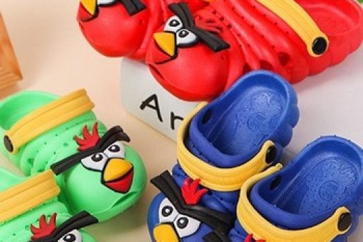 Sandale si papuci de plaja pentru copii ߩ modele Crocs cu pret bun