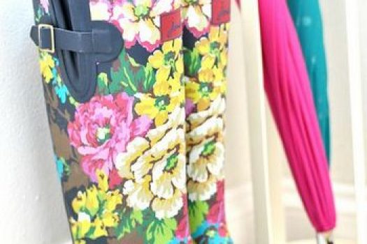 Cizme de dama din cauciuc, modele colorate perfecte pentru zilele ploioase de toamna