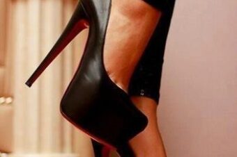 Pantofii eleganti cu toc si platforma inalta din nou la moda toamna aceasta