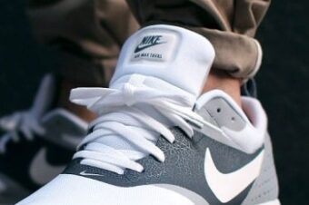 Adidasi Nike Air Max originali la reducere de Black Friday 2025