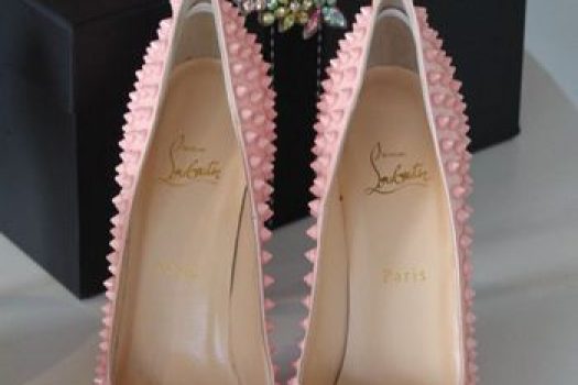 Pantofi stiletto cu toc inalt pentru Revelion 2025 ߩ cele mai ieftine modele