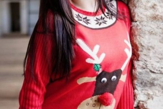 Pulovere de dama cu impreimeuri specifice sarbatorilor de iarna