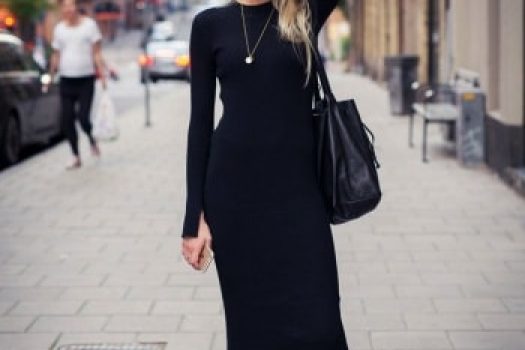 Rochii de dama tricotate pe care le poti purta in sezonul rece cu cizme lungi sau botine