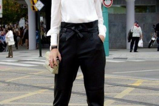 Pantaloni de dama office cu talie inalta la moda la inceputul lui 2025