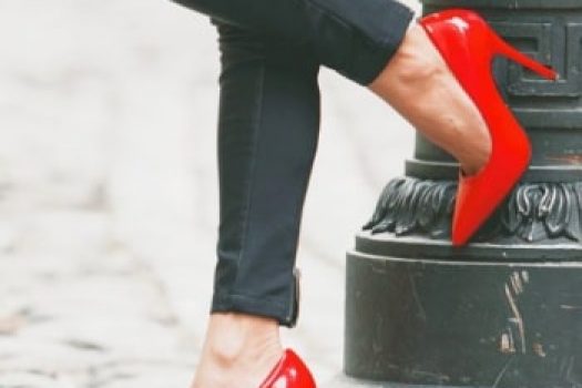 Pantofi rosii cu toc inalt pentru tinute elegante de Valentineߩs Day si alte ocazii speciale