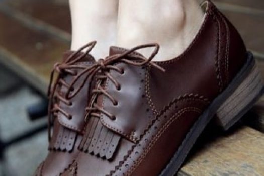 Pantofi de dama cu siret si talpa joasa ߩ modele Oxford din colectia primavara-vara 2025