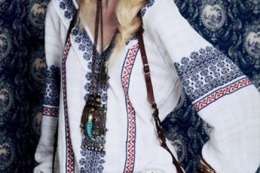 Bluze de dama tip ie la moda in 2025 ߩ vezi de unde le poti cumpara!