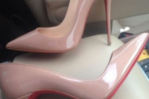 Pantofi stiletto nude: must have in garderoba orcarei femei in 2025