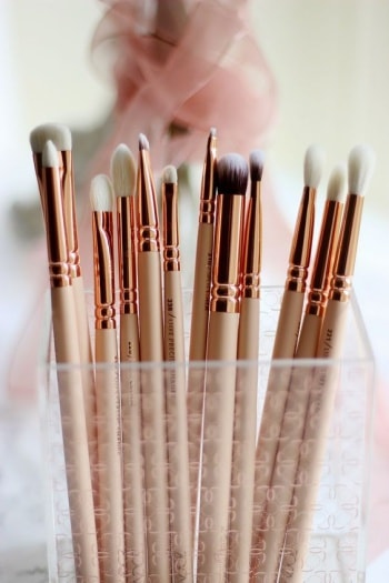 pensule profesionale de make-up-min