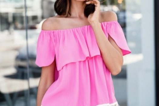 Bluze de dama cu umerii goi care fac senzatie in 2025