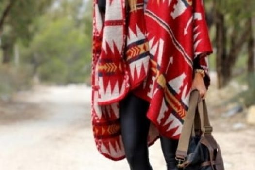 Poncho de dama ieftin pentru o tinuta de toamna cu stil la moda in 2025