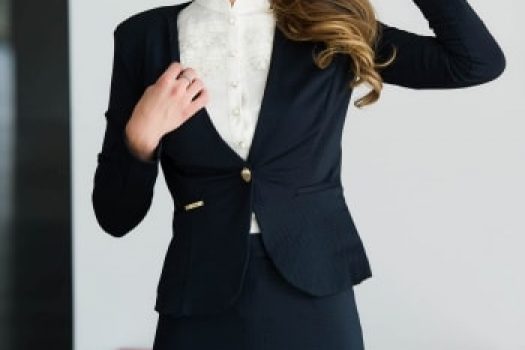 Sacouri de dama elegante din colectia de toamna ߩ vezi ce se poarta in 2025!