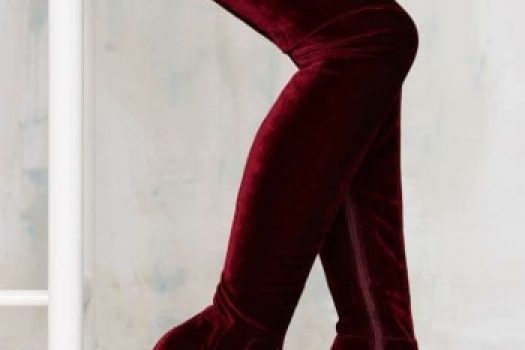 Cizme lungi din catifea ߩ modele peste genunchi pe care orice fashionista si le-ar dori!