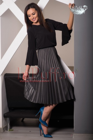 Bluza dama neagra cu maneca evazata