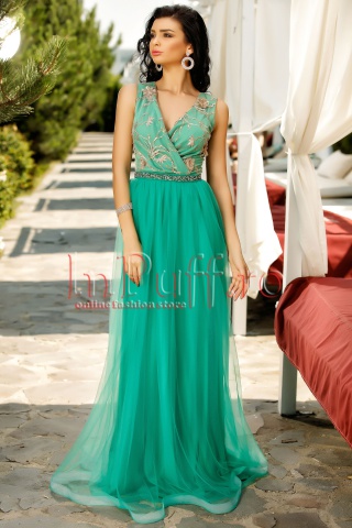 Rochie lunga de seara din tul verde si broderie aurie