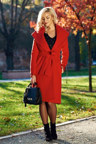 Palton LaDonna rosu elegant in clos brodat accesorizat cu cordon