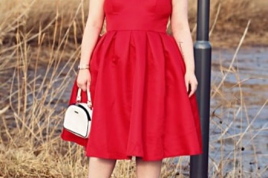 Rochii de ocazie ieftine pentru femeile plinute ߩ modele pentru Revelion 2025