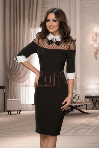 Rochie eleganta neagra accesorizata cu camee la gat