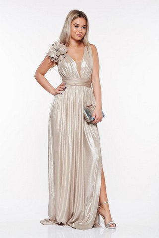 Rochie LaDonna aurie de ocazie din material lucios usor elastic cu decolteu adanc cu aplicatii cusute manual