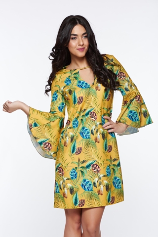 Rochie PrettyGirl mustarie de zi cu croi larg din material usor elastic cu maneci clopot