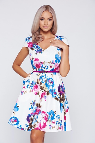 Rochie StarShinerS alba in clos cu accesoriu tip curea