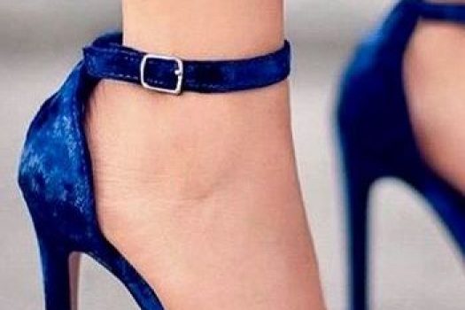 Sandale elegante cu toc ߩ modele pe care le poti purta cu rochiile pentru banchet si nunta 2025