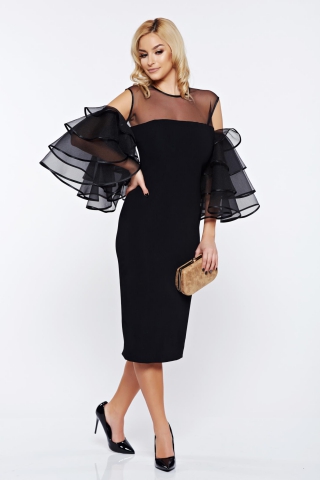 Rochie Ana Radu neagra de ocazie cu volanase la maneca