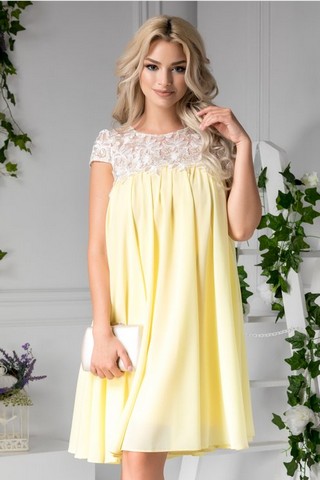 Rochie Estel vaporoasa galben cu broderie la bust