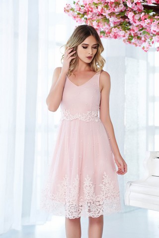 Rochie StarShinerS rosa de ocazie din dantela cu aplicatii cu margele captusita pe interior