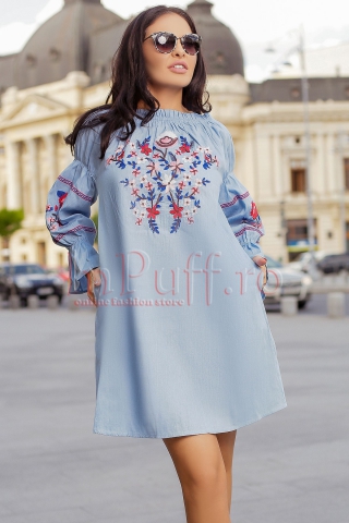 Rochie casual pe umeri din denim brodat
