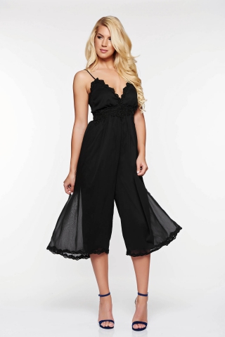 Salopeta PrettyGirl neagra de party cu aplicatii de dantela captusita pe interior