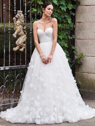 Sweetheart Zipper-Up Floor-Length Court Train Wedding Dress