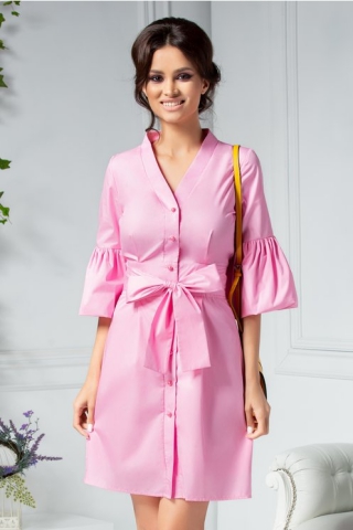 Rochie Denisse roz cu nasturi perlati si maneci clopot