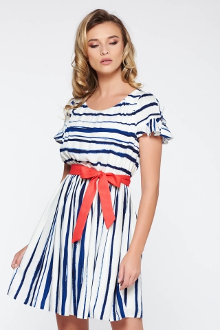 Rochie alba de zi in clos material subtire cu elastic in talie cu volanase la maneca