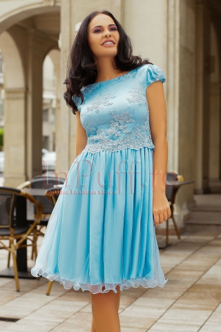 Rochie de ocazie din tul bleu si broderie