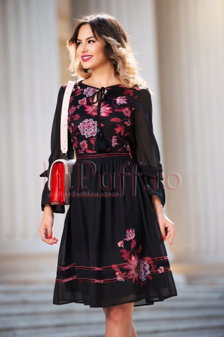 Rochie midi din voal negru cu broderie florala