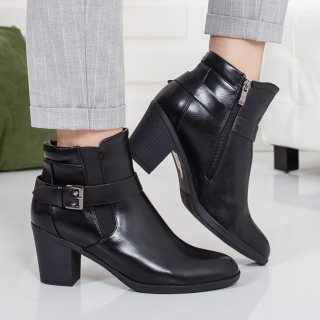 Botine Jaken negre cu catarama