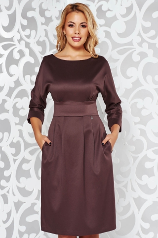 Rochie maro eleganta midi in clos cu maneca 3:4