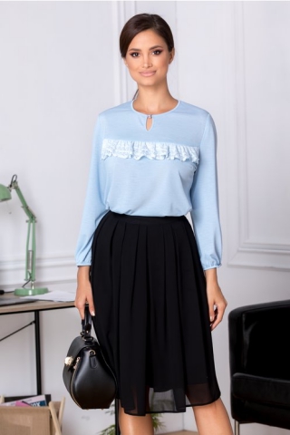Bluza Cori bleu eleganta cu dantela aplicata la bust