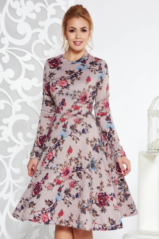 Rochie StarShinerS crem de zi midi in clos din material tricotat cu maneci lungi